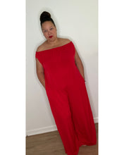 Load image into Gallery viewer, Chill jumpsuit in Red
