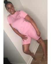Load image into Gallery viewer, Airport flow biker short set in pink
